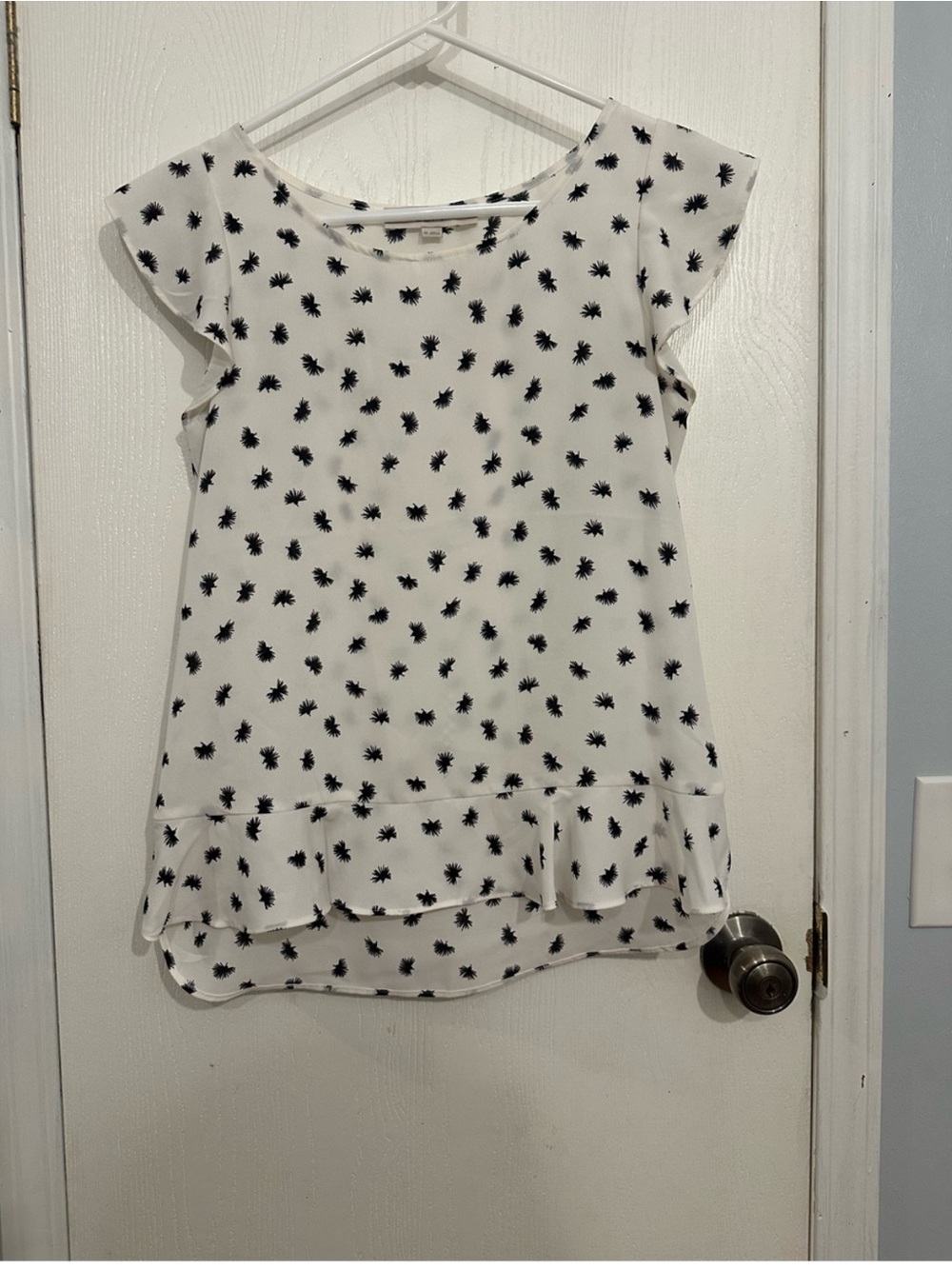 LOFT Short-Sleeve Ruffle-Hem Blouse with Black Dot Burst Pattern